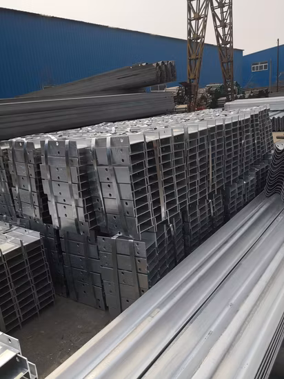 Poste de proteção de aço com barreira de segurança em forma de Z galvanizado na China